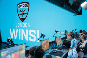 London Spitfire reverse sweeps Los Angeles Gladiators, advance to semifinals