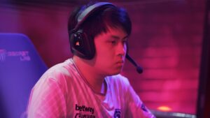 Invictus Gaming player may be out of TI10 over health issue