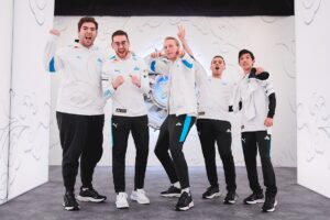 Cloud9 headed to Worlds 2021 playoffs, FPX and Rogue eliminated