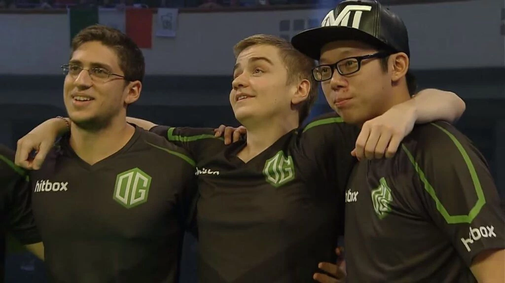 Original OG roster including N0tail, Fly and MoonMeander.