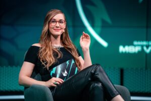 LoL caster Sjokz returns to LEC after contract dispute