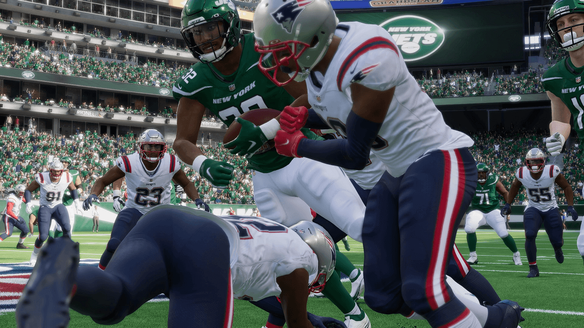 Tackling in Madden NFL 23 with hit stick