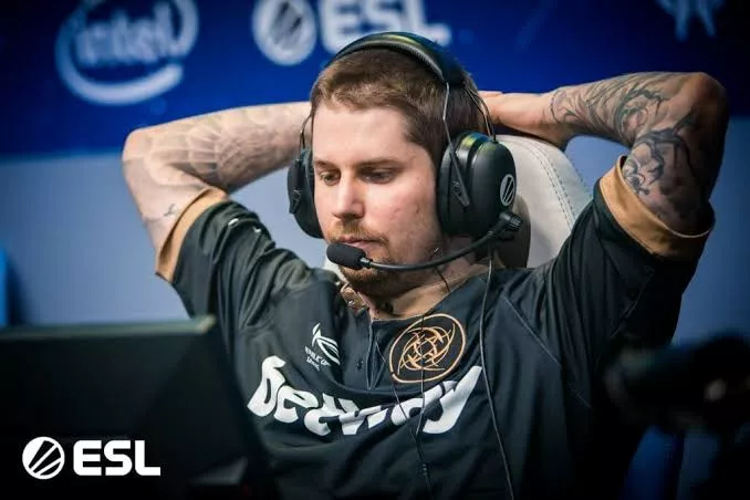 dennis csgo