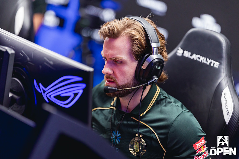 niko team falcons